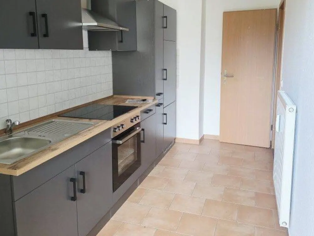 Bezaubernde Wohnung mit Einbauküche und Balkon!