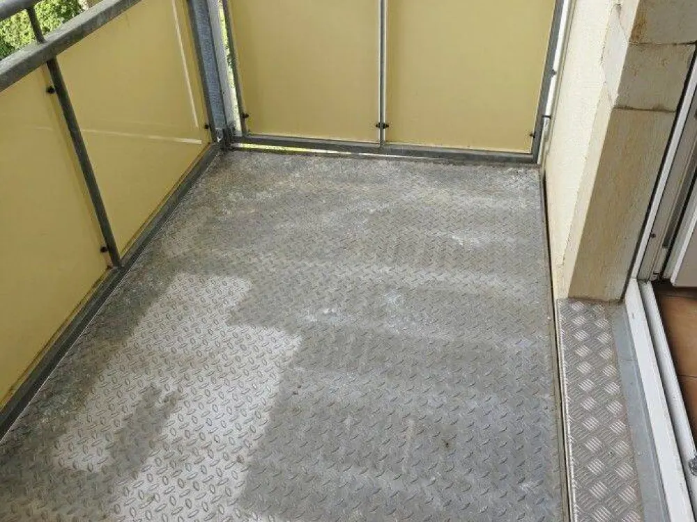 Bezaubernde Wohnung mit Einbauküche und Balkon!