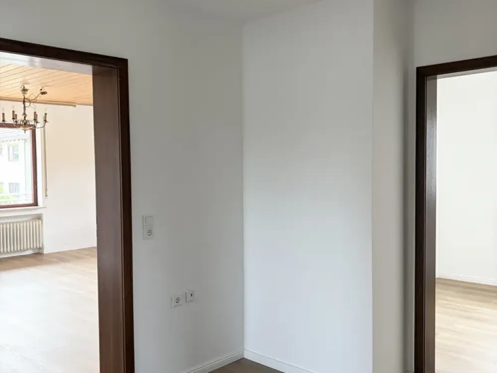 Modern sanierte 3,5-Zimmer-Wohnung mit Balkon in Niederdorfelden