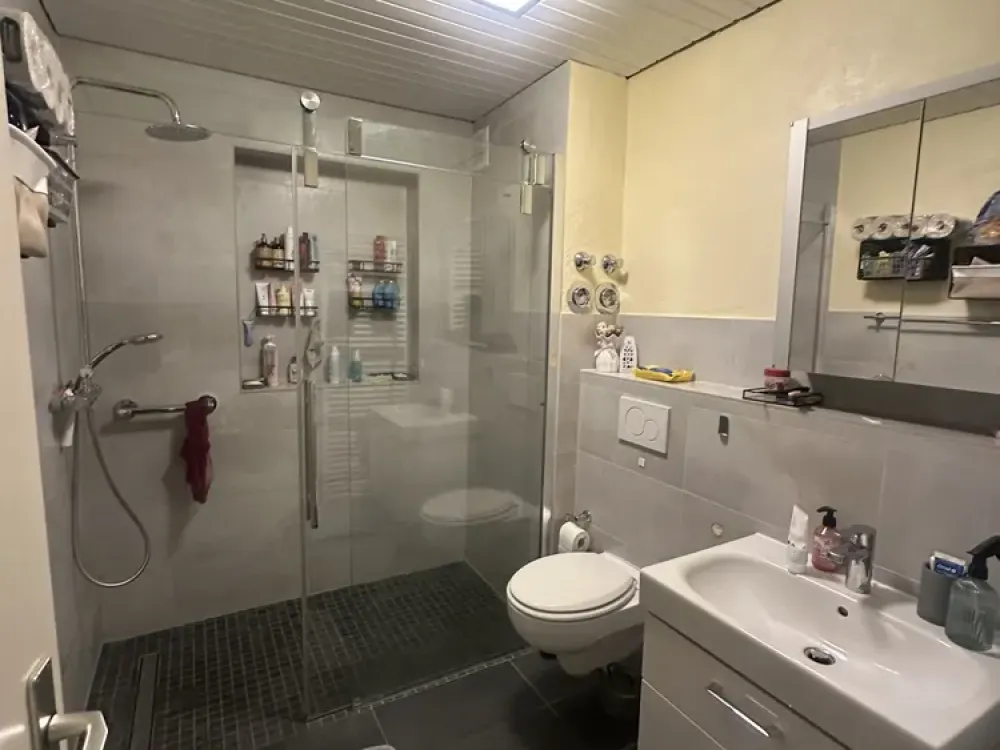FRAUEN WG-Zimmer zur Untermiete - November bis Ende Dezember
