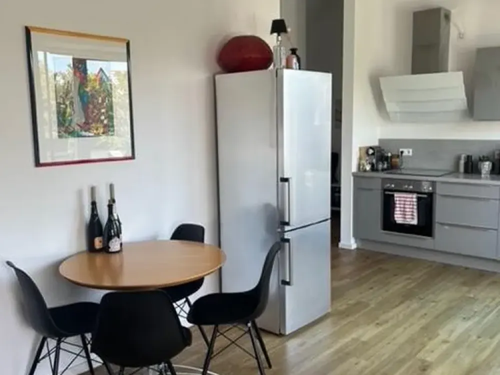 Anfragestopp - Helle, modernisierte 2-Zimmer-Dachgeschosswohnung mit Dachterrasse in Hannover - List