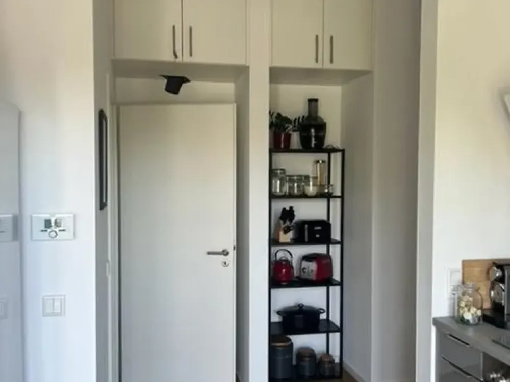 Anfragestopp - Helle, modernisierte 2-Zimmer-Dachgeschosswohnung mit Dachterrasse in Hannover - List