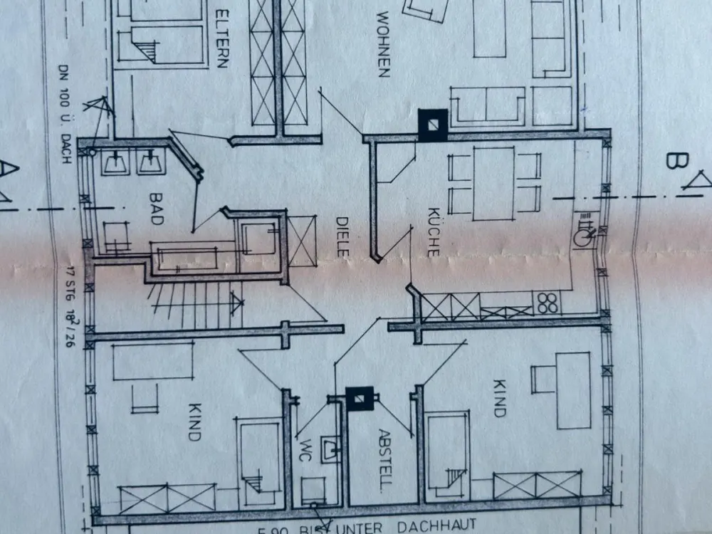 Geräumige 4-Zimmer Wohnung mit 2 Bädern + EBK / 1.OG
