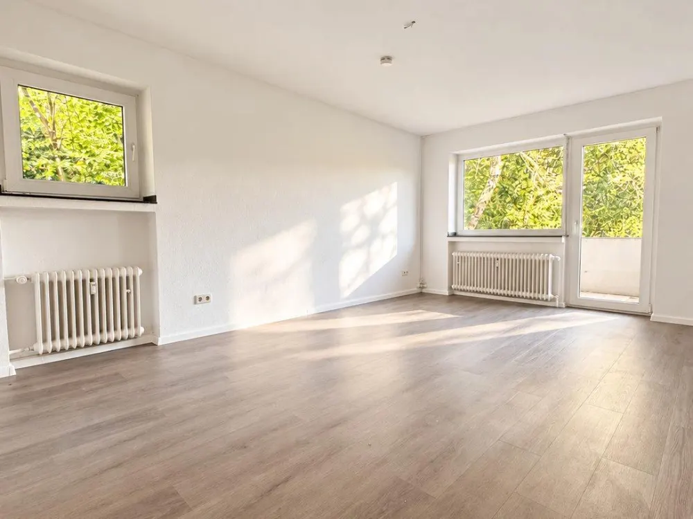 Schöne 2 1/2 Zimmer Wohnung mit Balkon!!!