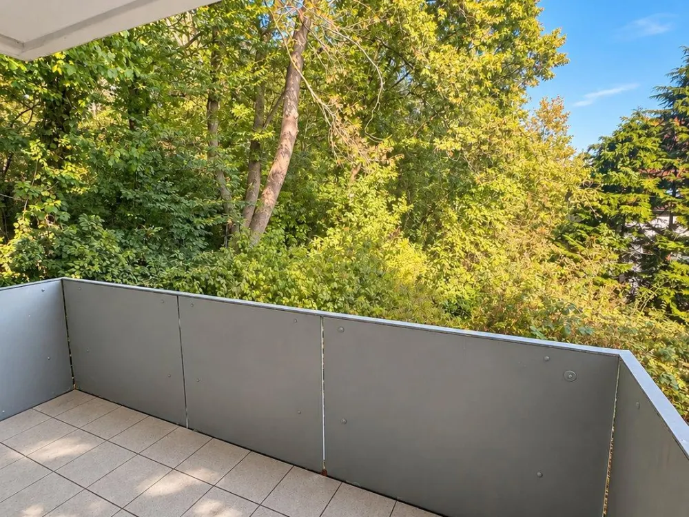 Schöne 2 1/2 Zimmer Wohnung mit Balkon!!!