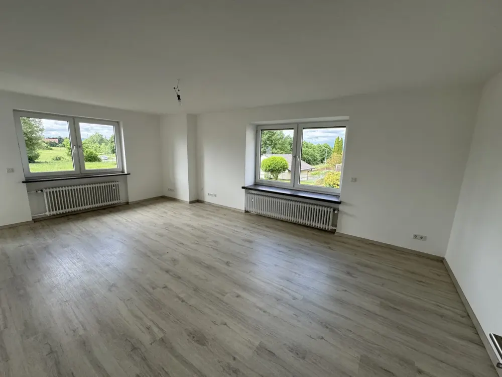 Sanierte 3-Zimmer-Wohnung mit Balkon, Garage und Gartenmitbenutzung in Heiligenrode