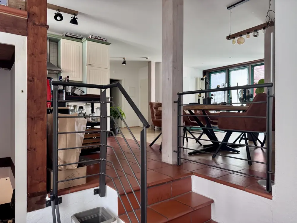 3-Zimmer-Maisonettewohnung in denkmalgeschütztem Hofgut in Ober-Erlenbach | ca. 110 m²