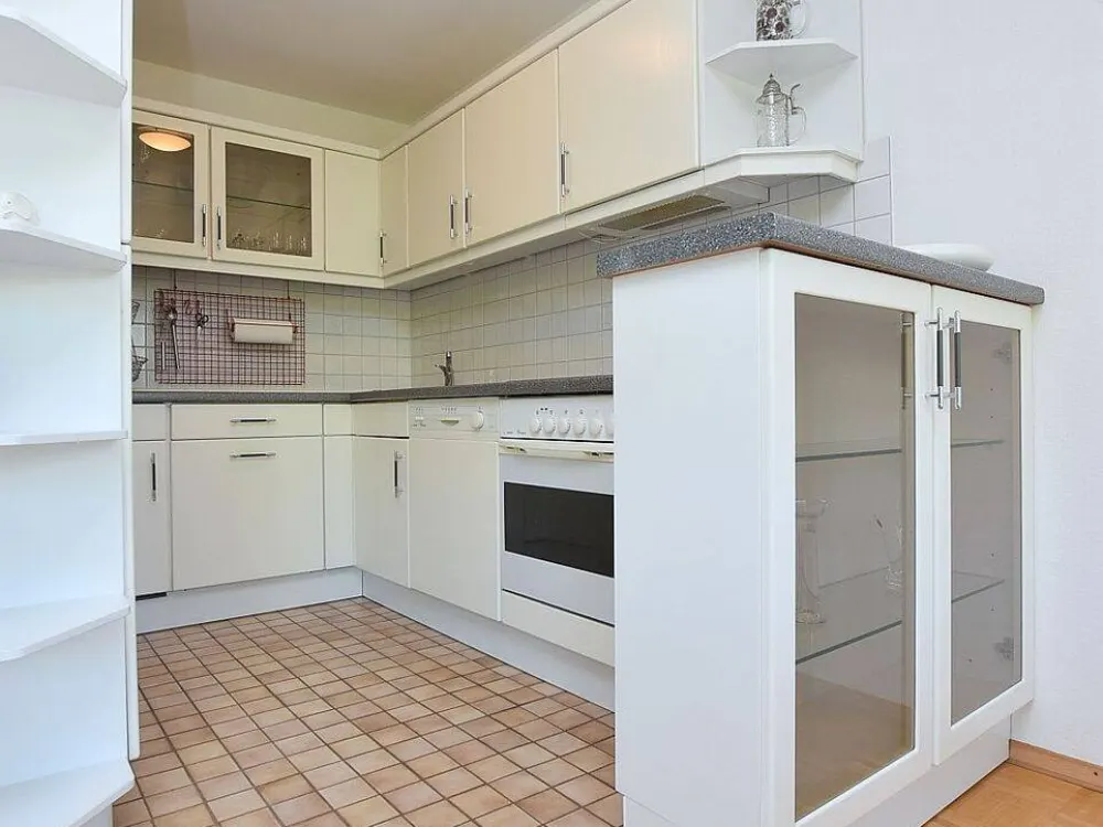 Sehr schöne, möblierte Wohnung mit zwei Balkonen in Stuttgart Botnang