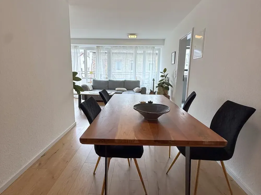 Vollmöblierte Zwei-Zimmer-Wohnung mit großer Terrasse Nähe Marienplatz