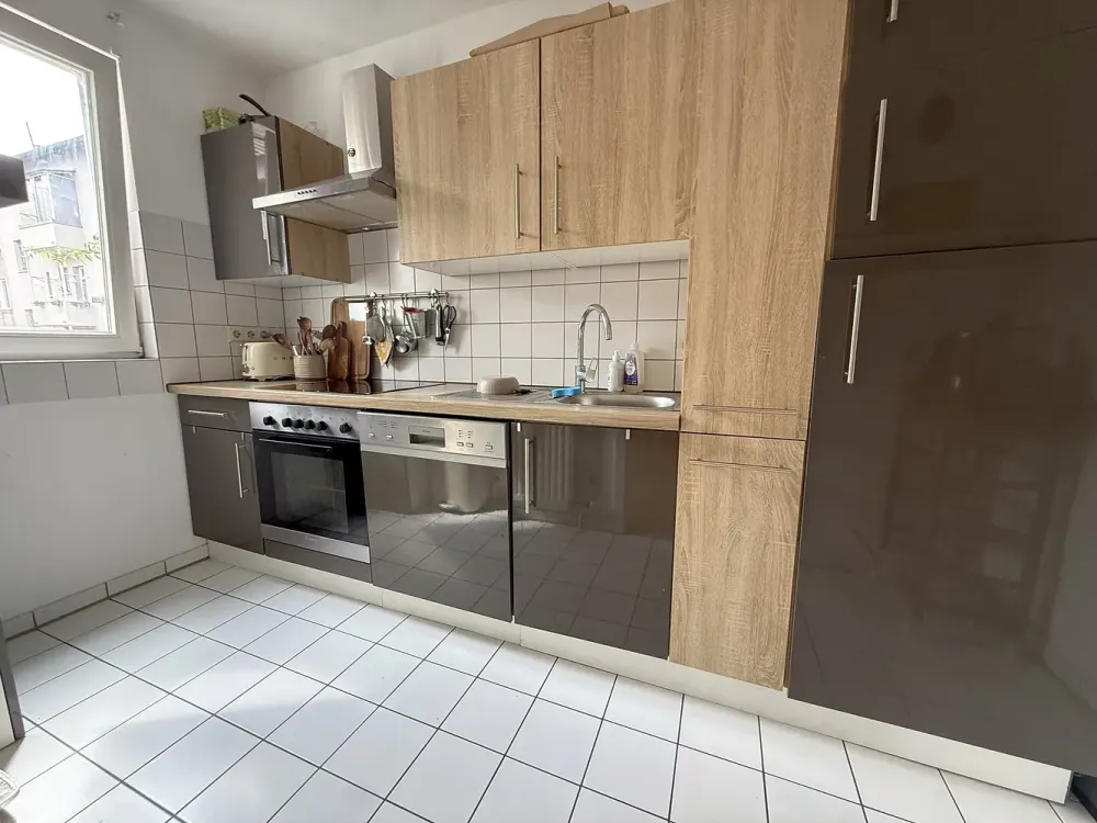 Vollmöblierte Zwei-Zimmer-Wohnung mit großer Terrasse Nähe Marienplatz