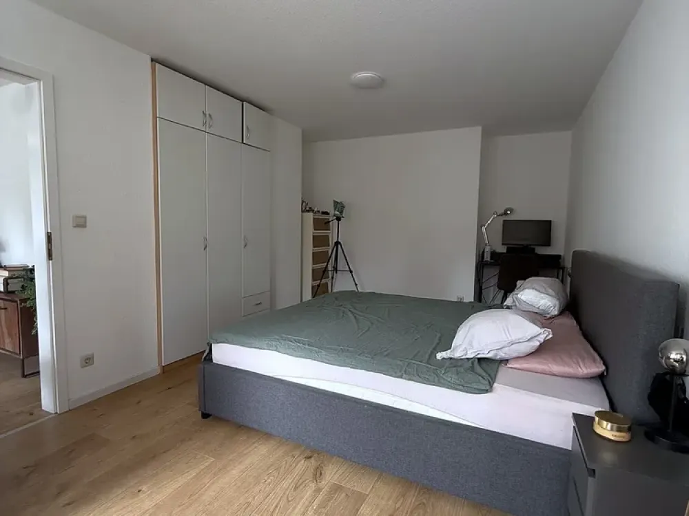 Vollmöblierte Zwei-Zimmer-Wohnung mit großer Terrasse Nähe Marienplatz