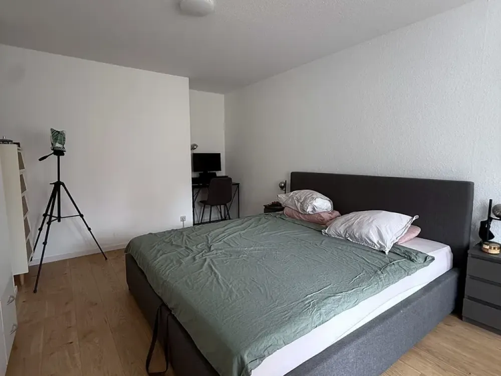 Vollmöblierte Zwei-Zimmer-Wohnung mit großer Terrasse Nähe Marienplatz