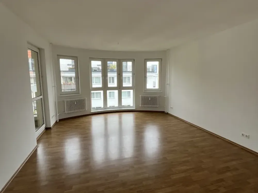 2-Zimmer am Lauenburger Platz mit Balkon