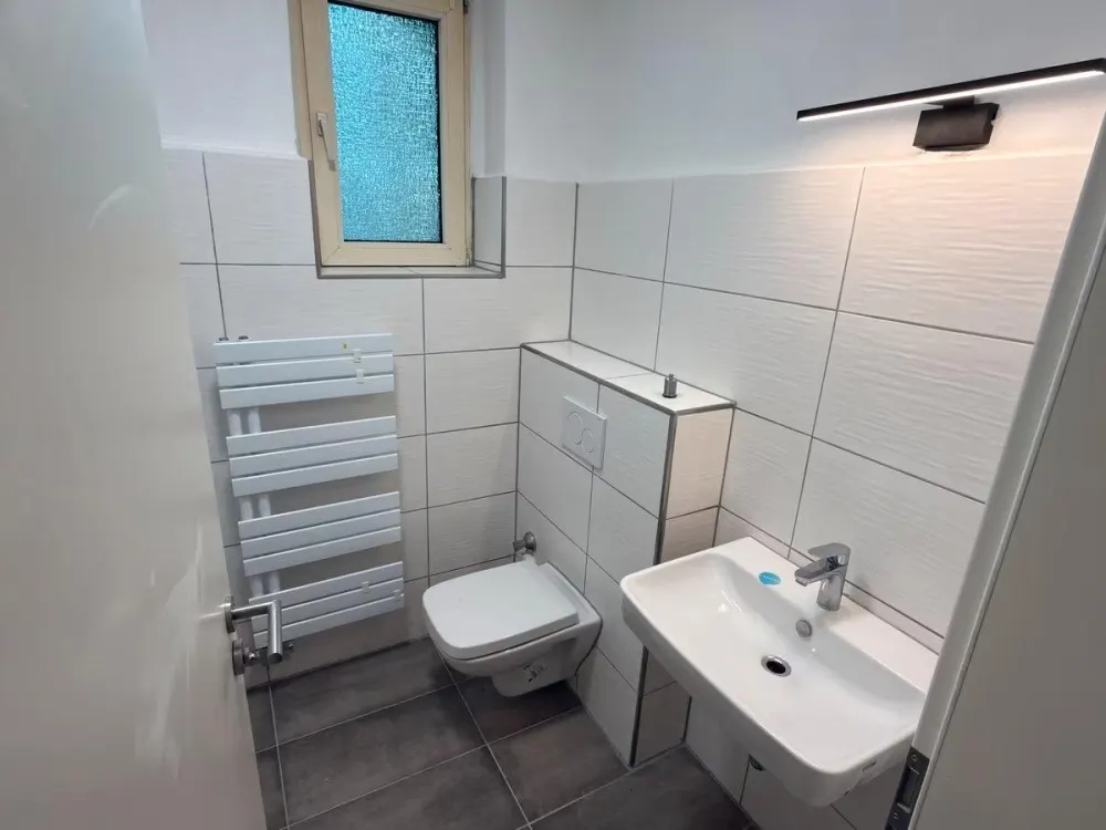 Modern renovierte 2-Zimmer-Wohnung - sofort verfügbar