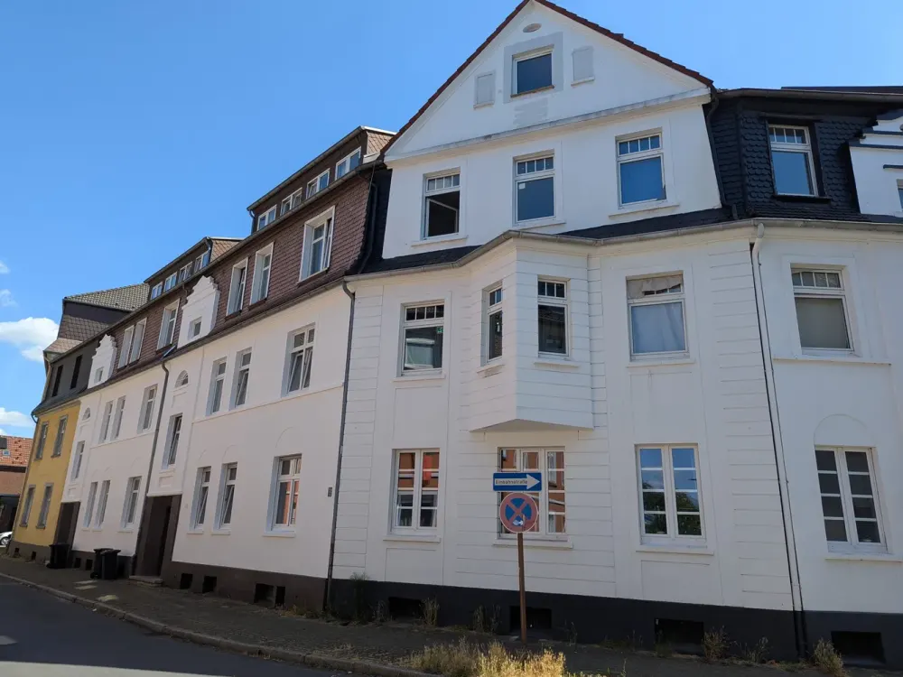 Renovierte 2-Zi.-Whg. mit großer Küche und Balkon