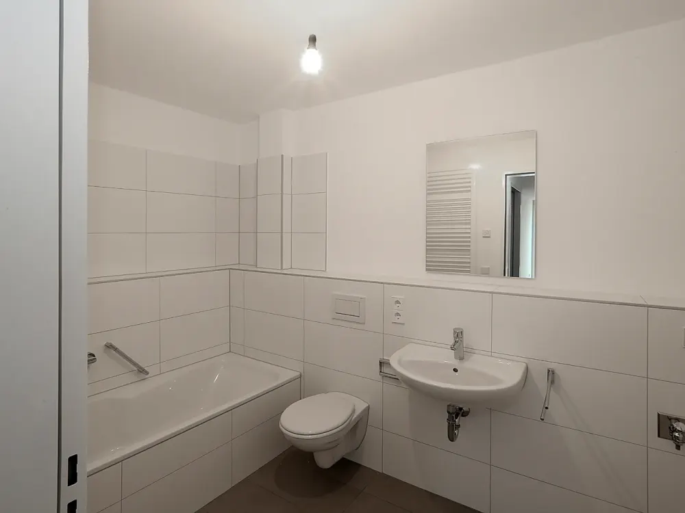 Lebendiges Wohnen im Gemeinschaftsprojekt: 3-Zimmer-Wohnung mit Süd-West-Dachterrasse in Leonberg
