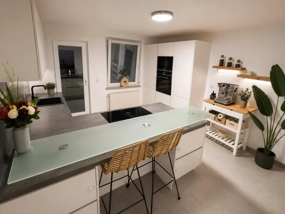 2-Zimmer-Wohnung mit Küche,Parkplatz und großem Garten zu Verm