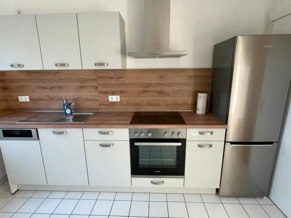 Kernsanierte 2 Zi.-Wohnung mit Balkon, Küche & Keller, Bommern