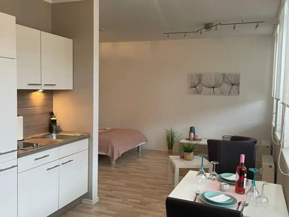 Moderne 1,5-Zimmer-Wohnung in Fürth (3.OG mit Aufzug, möbliert)