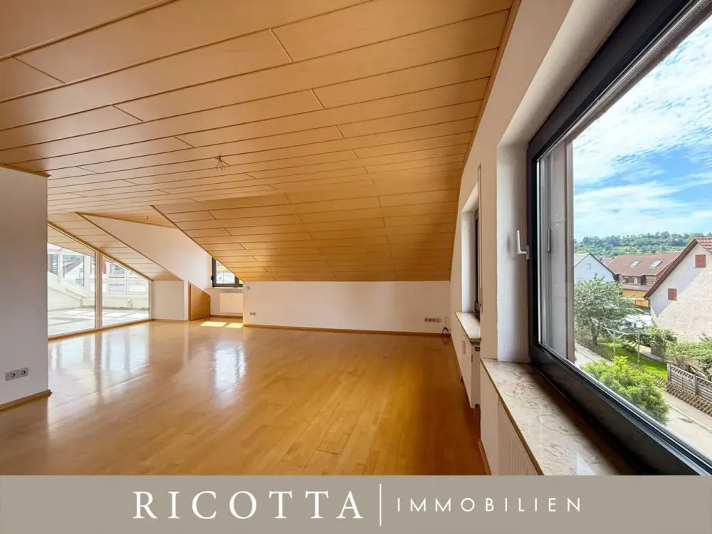 Charming Attic Apartment with Winter Garden and Garage - Bright, Spacious and Comfortable