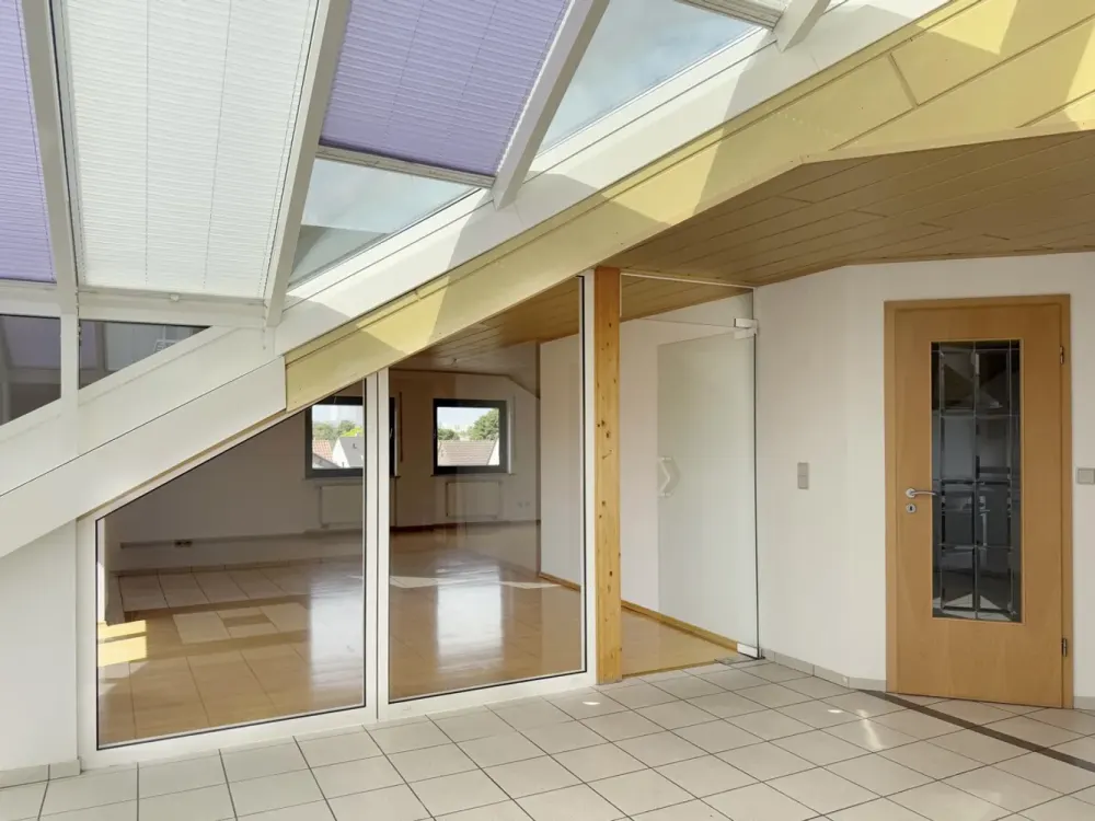 Charming Attic Apartment with Winter Garden and Garage - Bright, Spacious and Comfortable