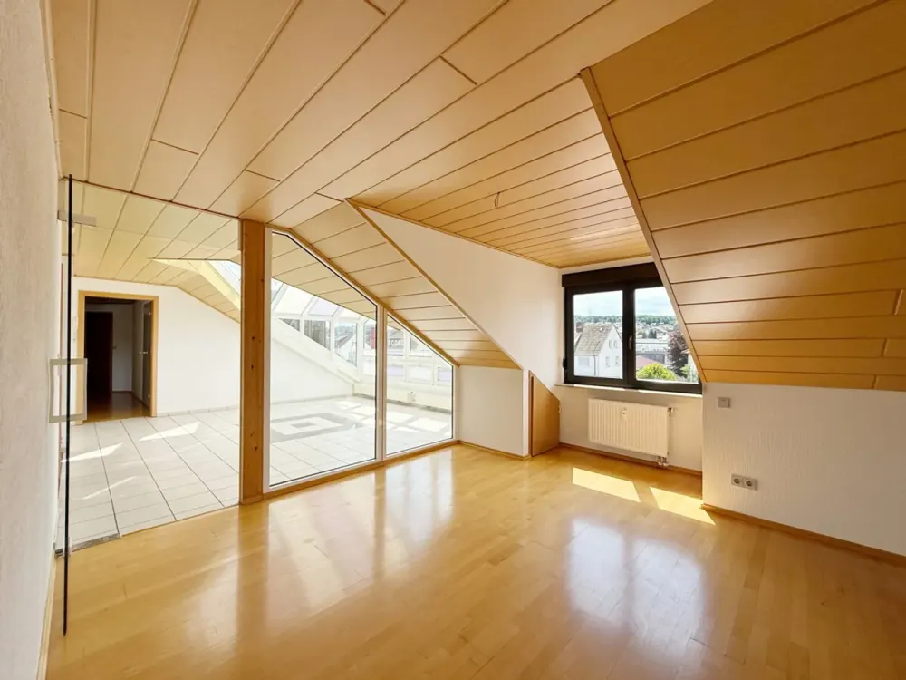 Charming Attic Apartment with Winter Garden and Garage - Bright, Spacious and Comfortable