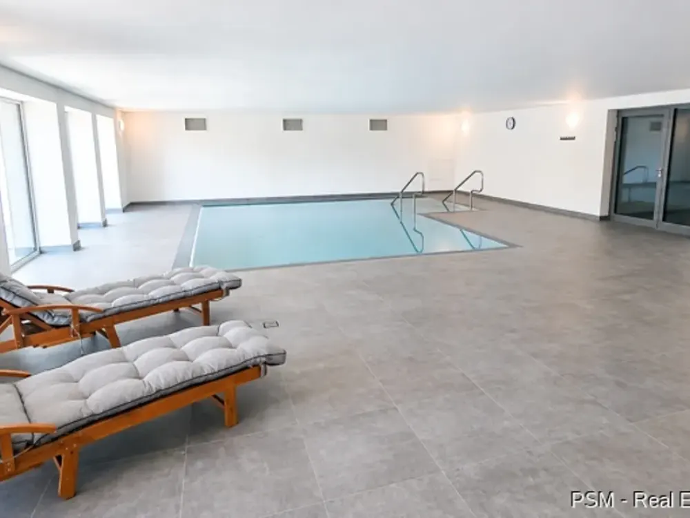 Helle Wohnung mit Terrasse, Garten, Pool und Sauna in einer Seniorenresidenz in Bestlage von Hofheim