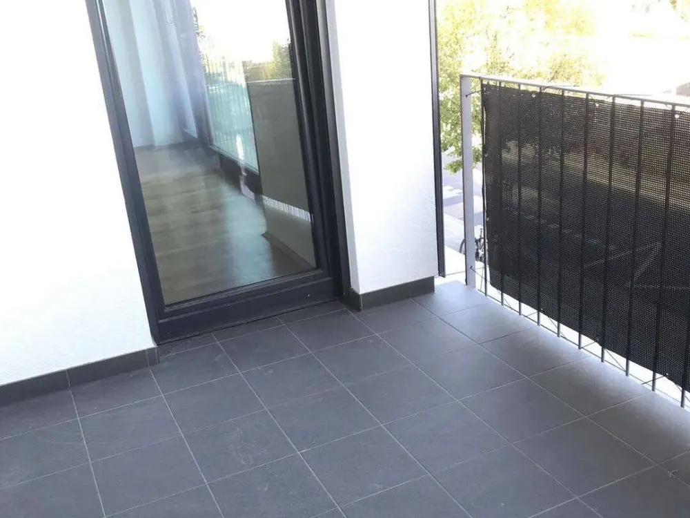 2-Zimmerwohnung, Wohn-/Essbereich und Balkon