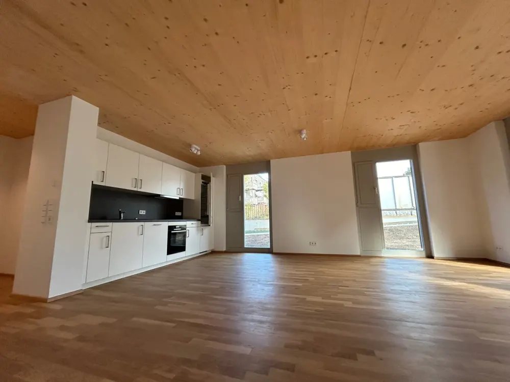 Großzügige 3-Zimmer-Wohnung mit 2 Bädern und großem Garten