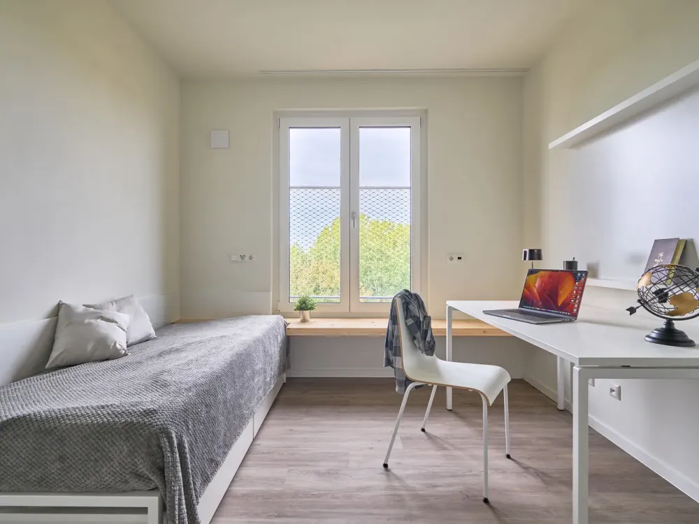 Nur für Studierende und Azubis/ 1 Zimmer in 2 Zimmer Wohngemeinschaft