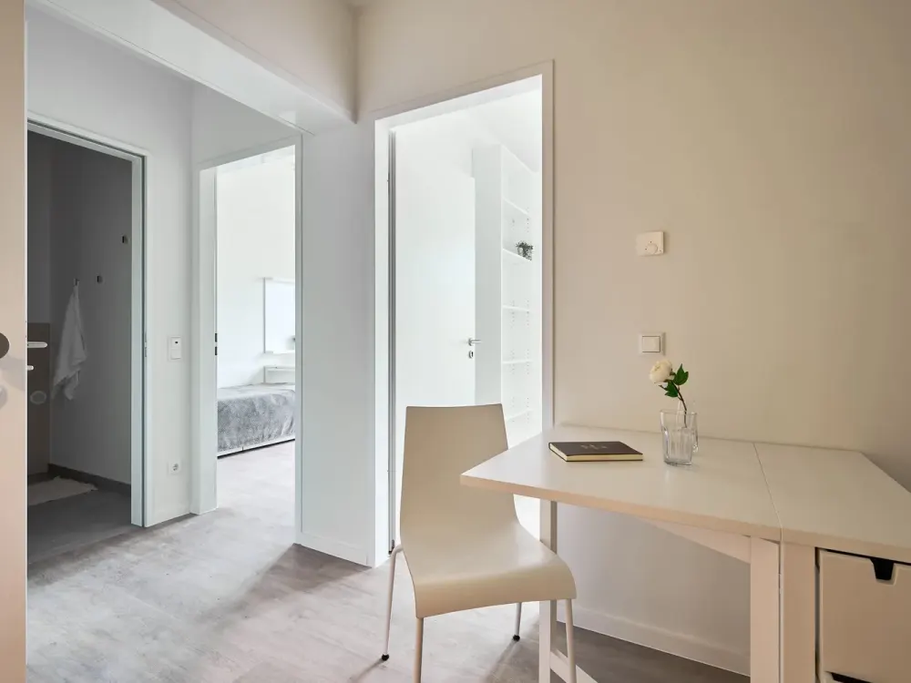 Nur für Studierende und Azubis/ 1 Zimmer in 2 Zimmer Wohngemeinschaft