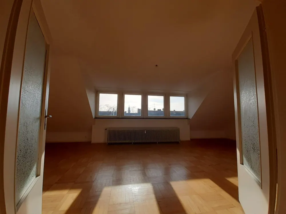 Lichtdurchflutete 2,5 Zimmer Wohnung in Top Lage