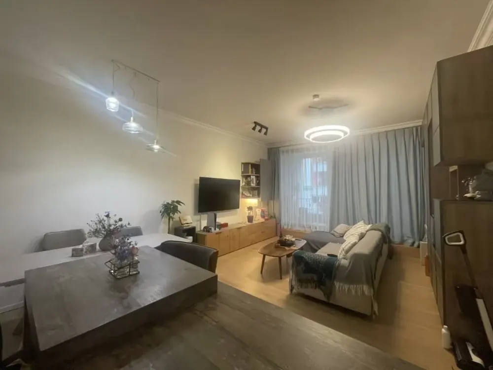 Exklusive Familienwohnung: Voll möblierte 3-Zimmer-Wohnung im Herzen von Berlin-Mitte zu vermieten.