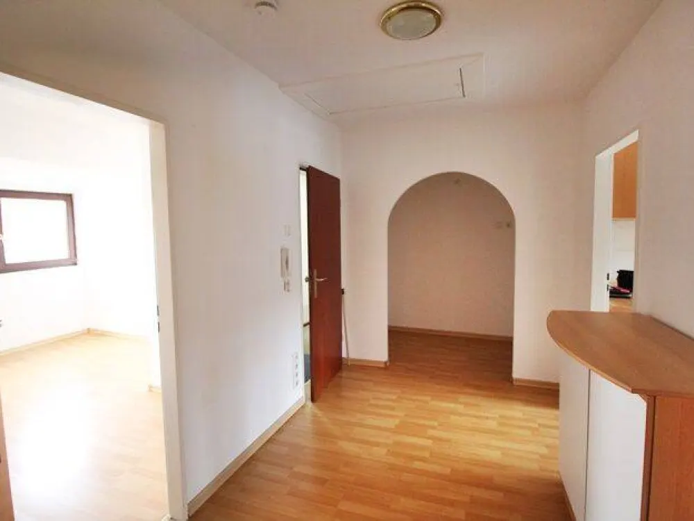 Flüsseviertel - Old Bremen House Attic - Cozy 2.5 Rooms - Ideal for 1-2 Persons Near Airport - University