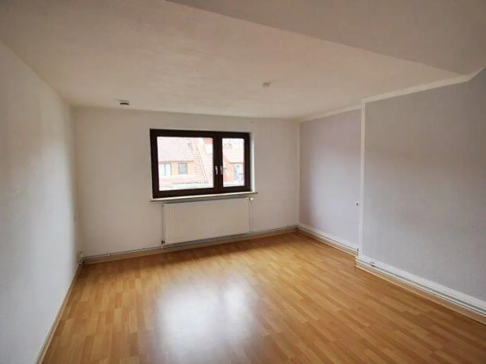Flüsseviertel - Old Bremen House Attic - Cozy 2.5 Rooms - Ideal for 1-2 Persons Near Airport - University