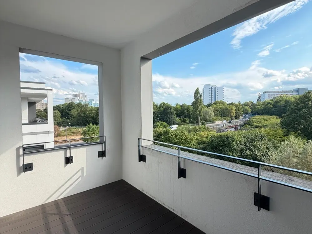 Moderne 3,5-Zimmer-Wohnung in Frankfurt | Küche | Balkon | TG