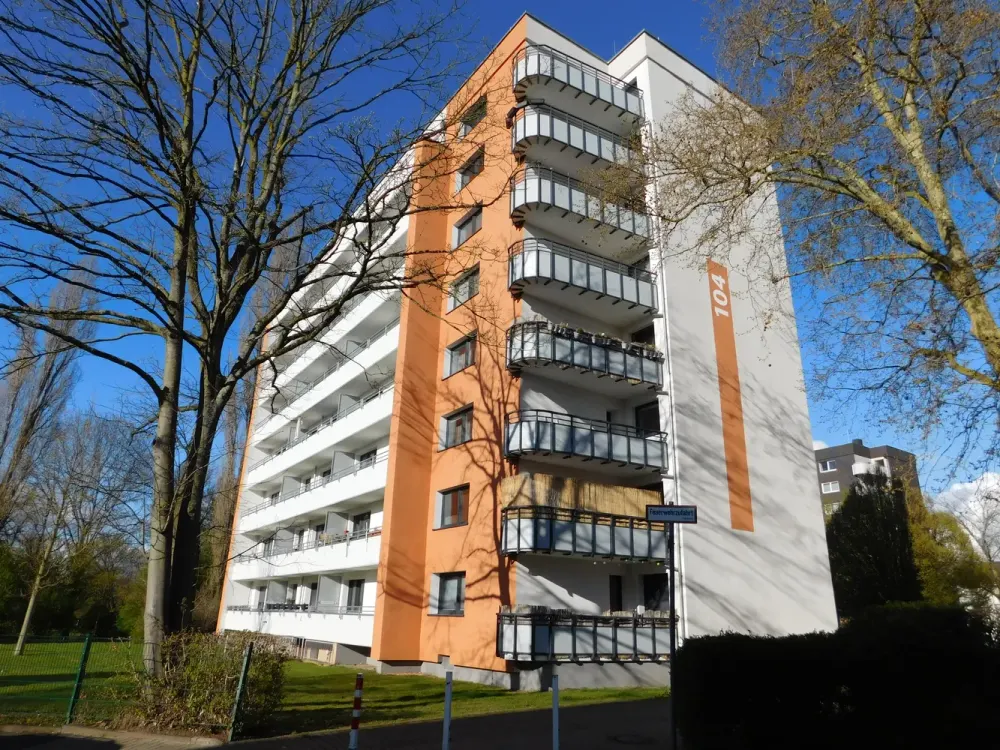 Großzügige 2-ZKDB im 5. OG *renoviert* mit Balkon und Gebäudemodernisierung...