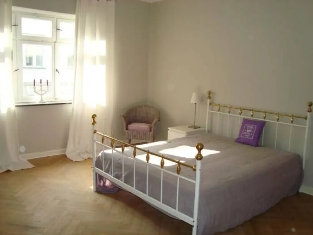 Großzügige Wohnung im charmanten Altbau in Bestlage