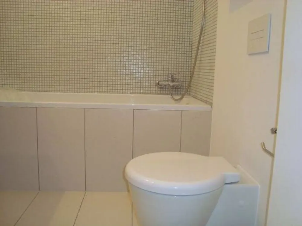 Großzügige Wohnung im charmanten Altbau in Bestlage