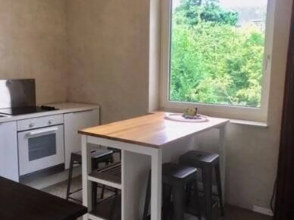 Großzügige Wohnung im charmanten Altbau in Bestlage