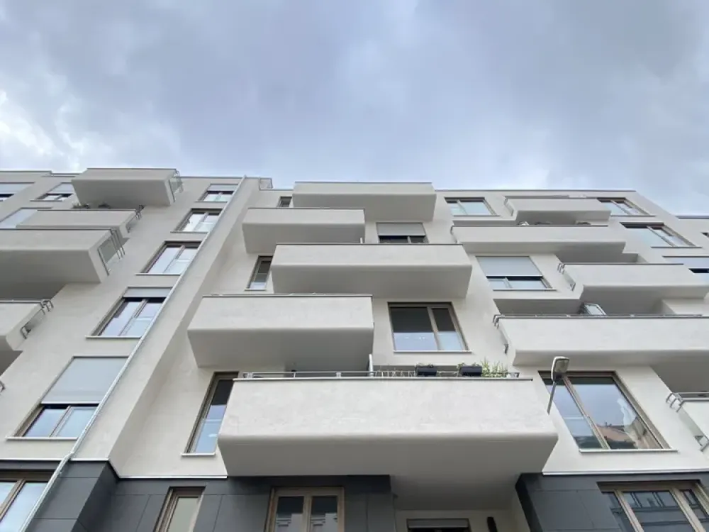 Modern 3-Room Apartment with 2 Balconies Near the Center Leipzig