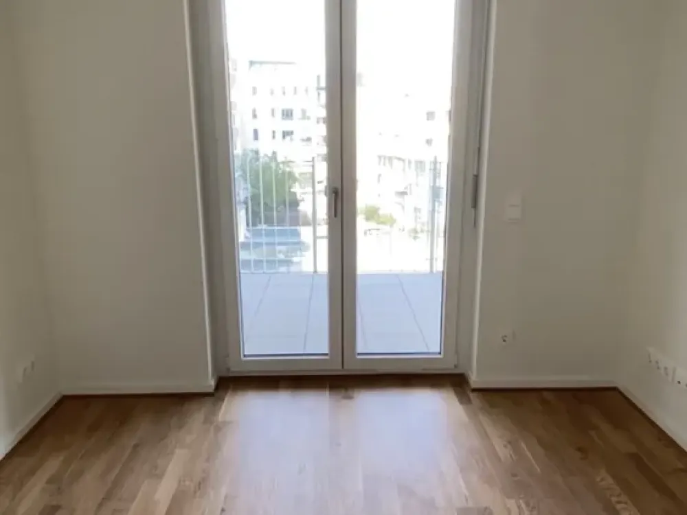 Modern 3-Room Apartment with 2 Balconies Near the Center Leipzig