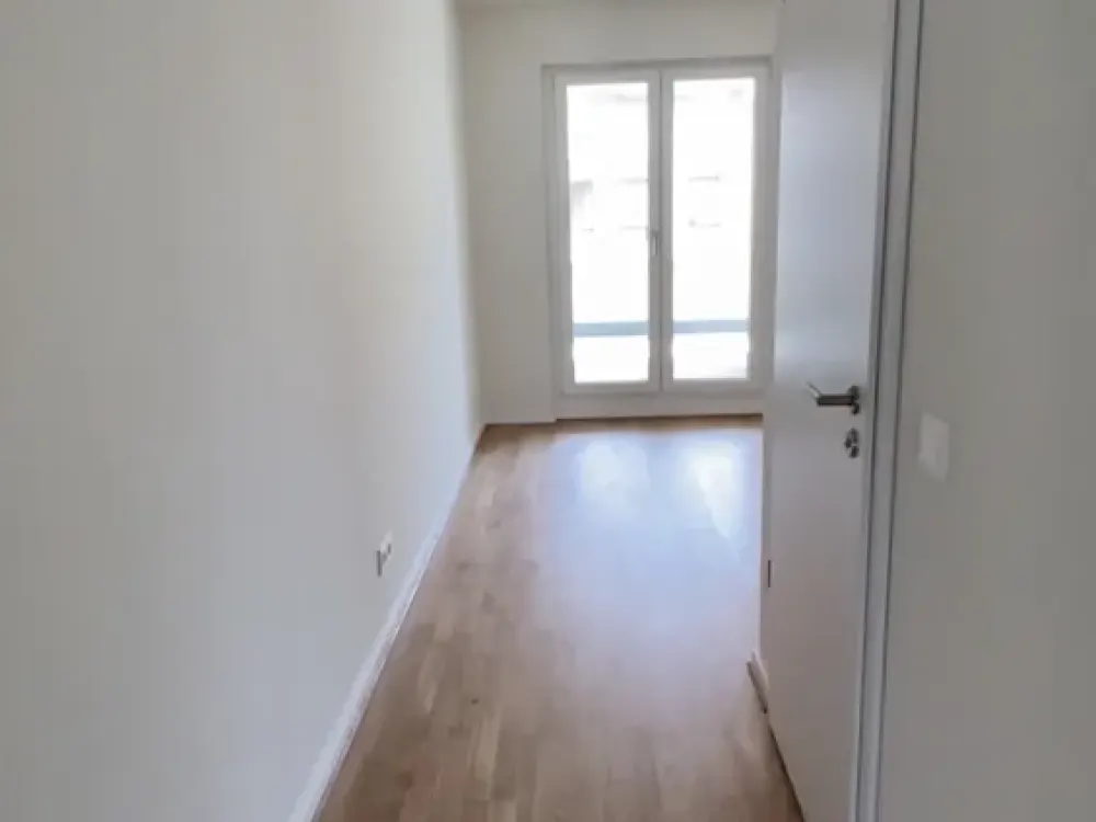 Modern 3-Room Apartment with 2 Balconies Near the Center Leipzig