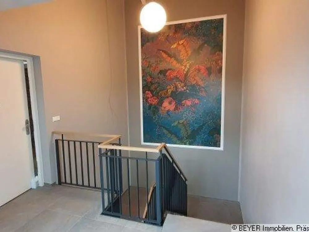 Naturnah & hochwertig: Großzügige Galerie DG-Wohnung mit Südbalkon gegenüber der Dresdner Heide