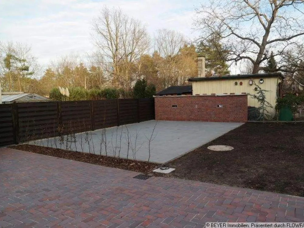 Naturnah & hochwertig: Großzügige Galerie DG-Wohnung mit Südbalkon gegenüber der Dresdner Heide