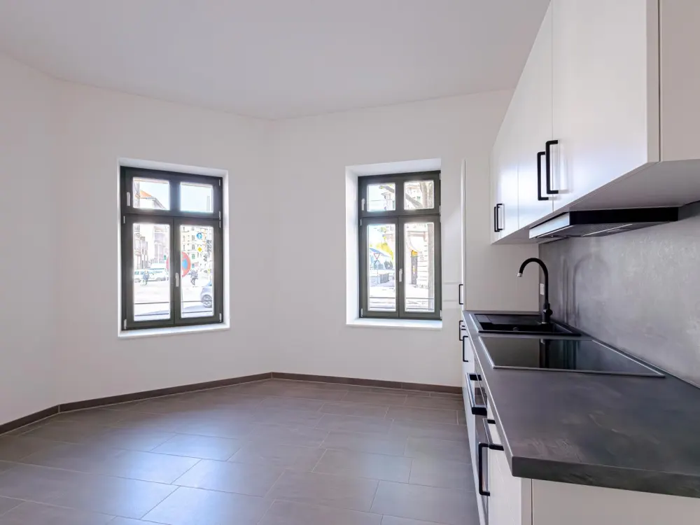 Sanierte 2,5-Zimmer-Wohnung mit EBK und historischem Altbauflair - WE02