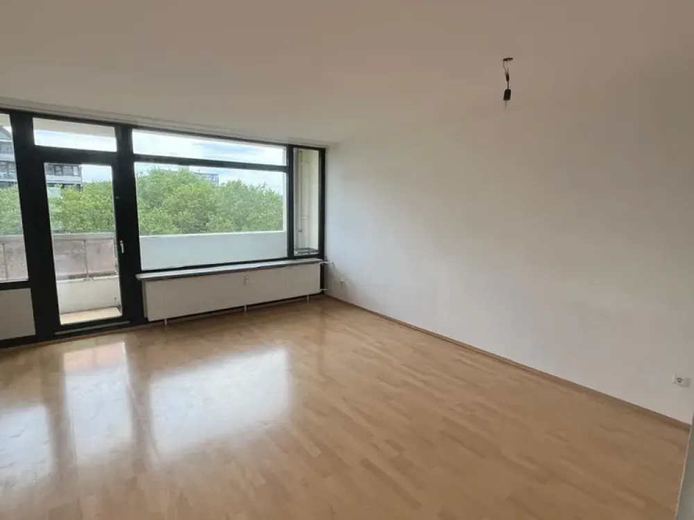 [LIS-10082] Helle 3-Zimmer-Wohnung mit Balkon in Köln-Weiden