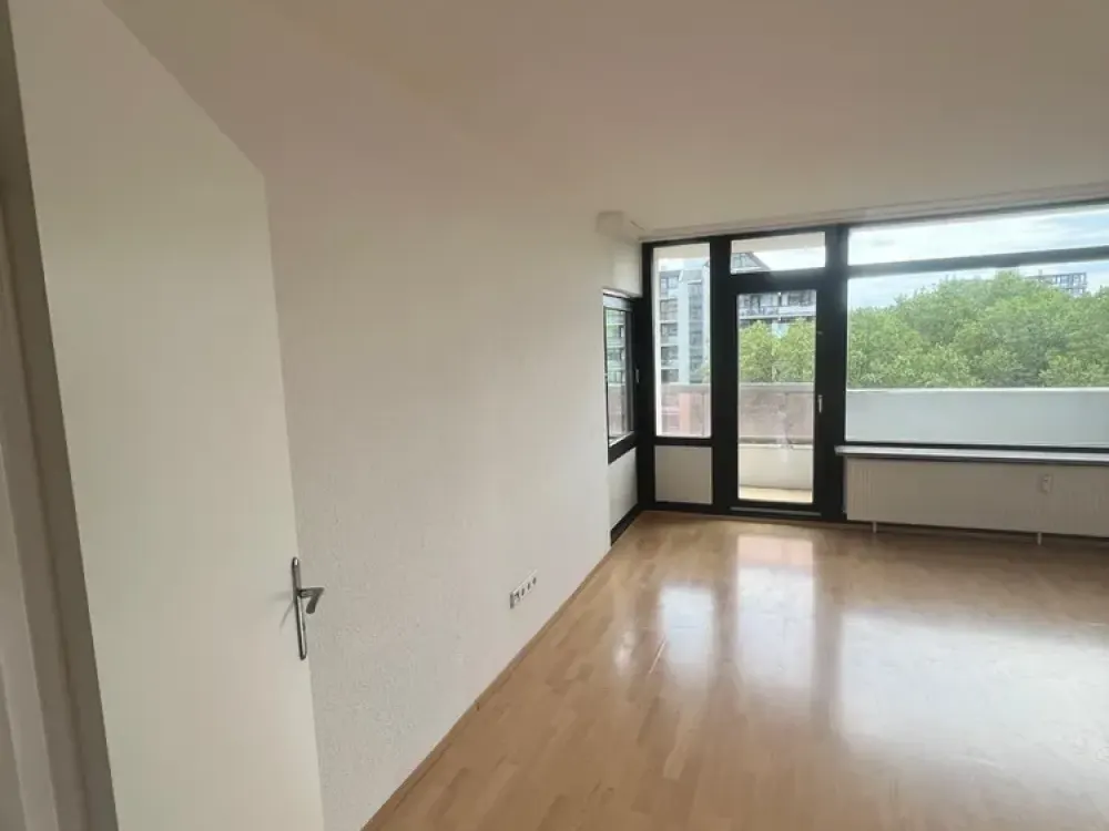 [LIS-10082] Helle 3-Zimmer-Wohnung mit Balkon in Köln-Weiden