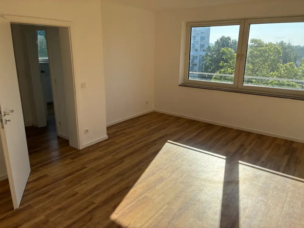 !!!1600/47202/121 Helle 2-Zimmer-Wohnung im 4.OG in Neuss mit Ausblick!!!