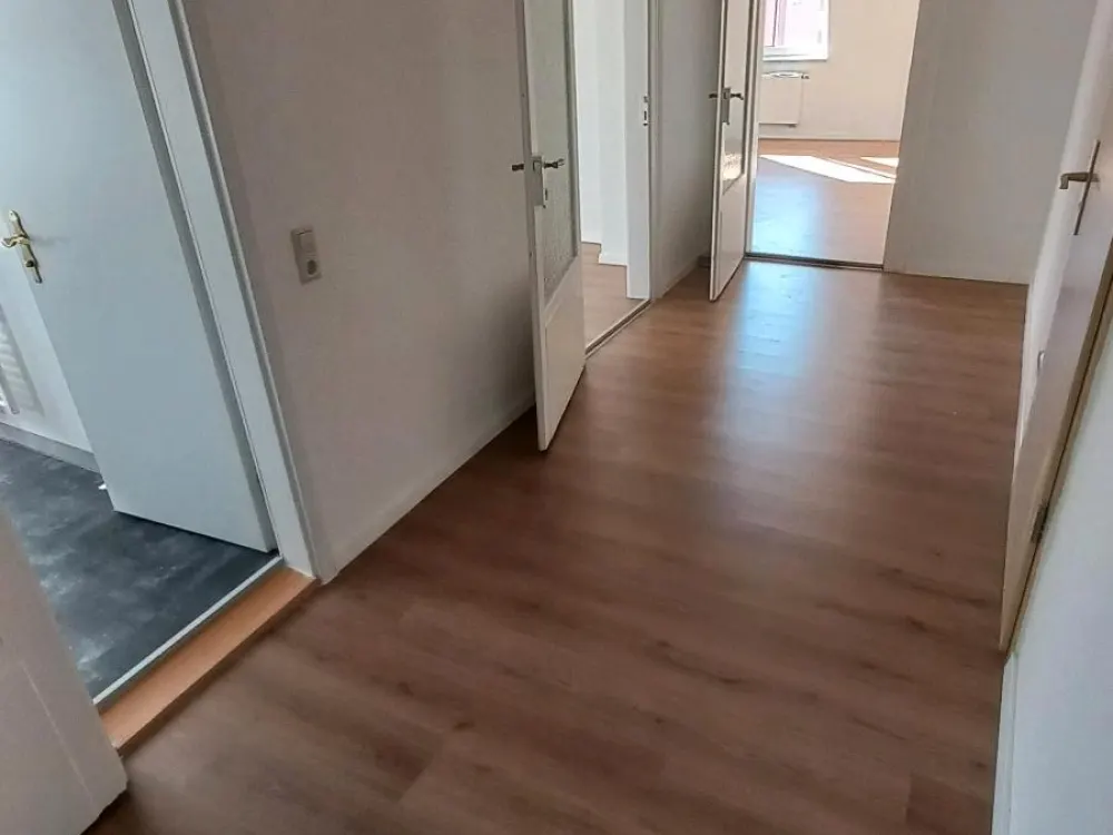 Helle 2-Raum-Wohnung mit sonnigem Balkon & EBK in Dresden-Leuben